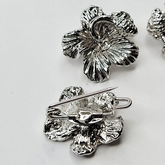 Four Mini Flower Brooch Pins Rhodium Plated Hibiscus Flower Pins - Set of 4 Pins - Picture 3 of 8